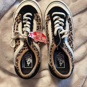 Cheetah Print Vans BRAND NEW NEVER WORN size 6.5